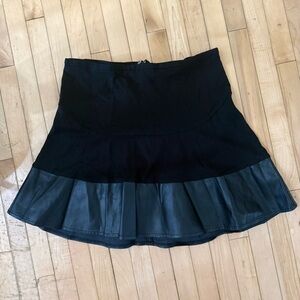 🇨🇦 Icone Simons “Tay” Black Flared Leather -Look Skater Skirt